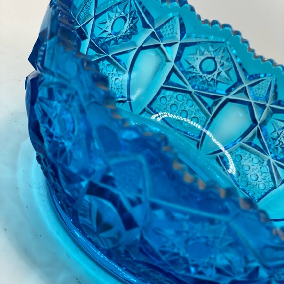 LE Smith  Blue Handled Glass Nappy Dish - Picture 2 of 6